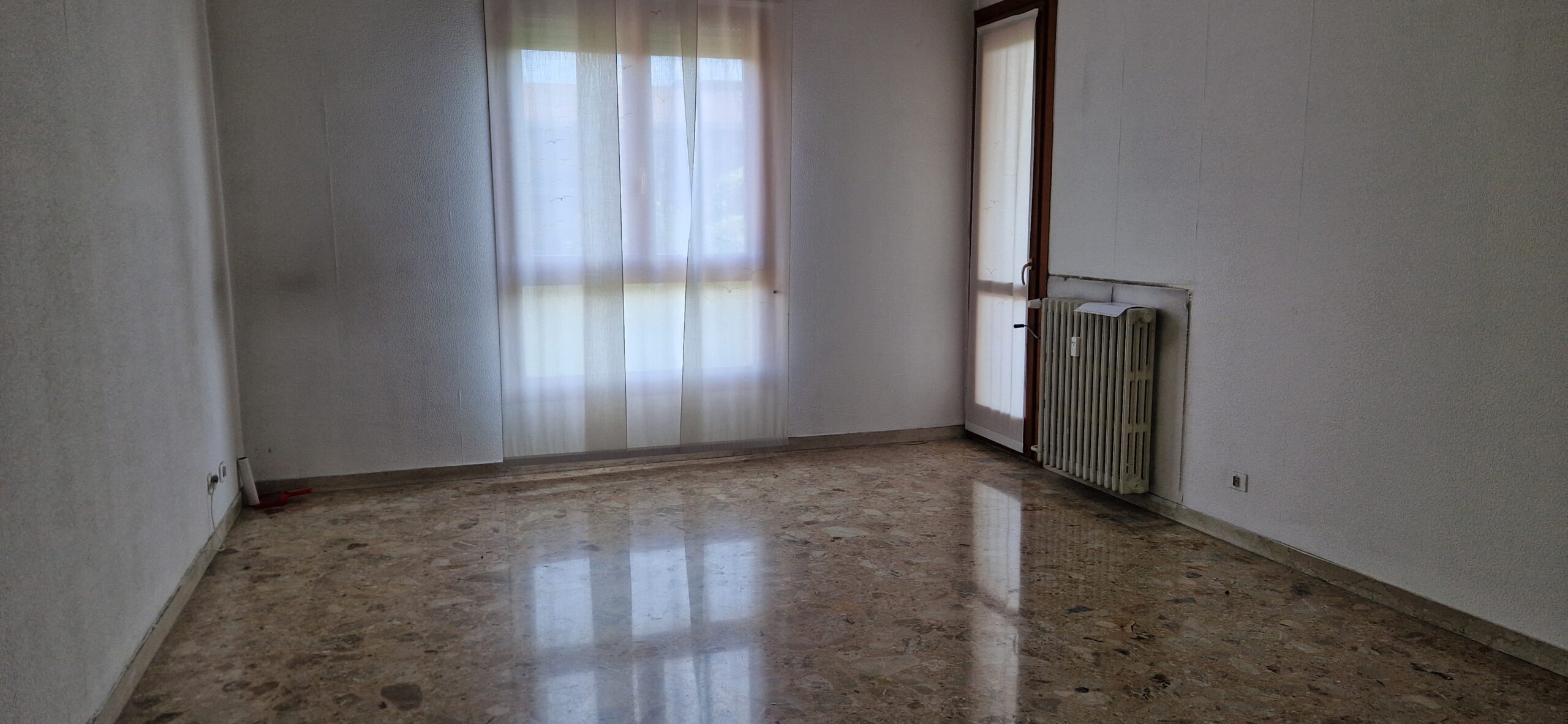 Trilocale, zona Bocconi, piano alto affaccio sul verde